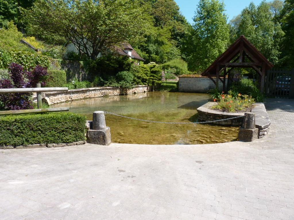 Bèze Le Gite Du Petit Lavoir חדר תמונה